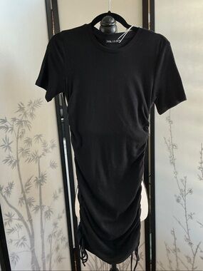 Zara Black Short-Sleeve Ruched Side Tee Dress